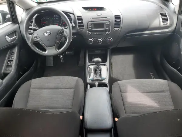 KNAFK5A83H5666934 2017 KIA FORTE - Image 8