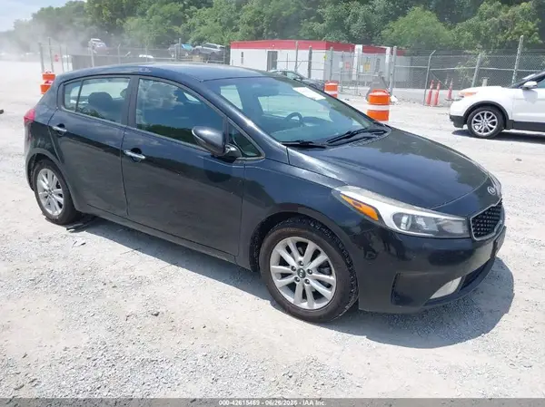 KNAFK5A83H5670241 2017 KIA FORTE - Image 1