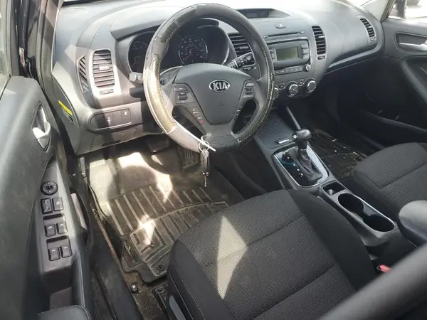 KNAFK5A83H5670319 2017 KIA FORTE - Image 8