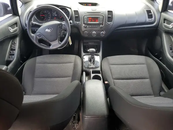 KNAFK5A83H5672099 2017 KIA FORTE - Image 8