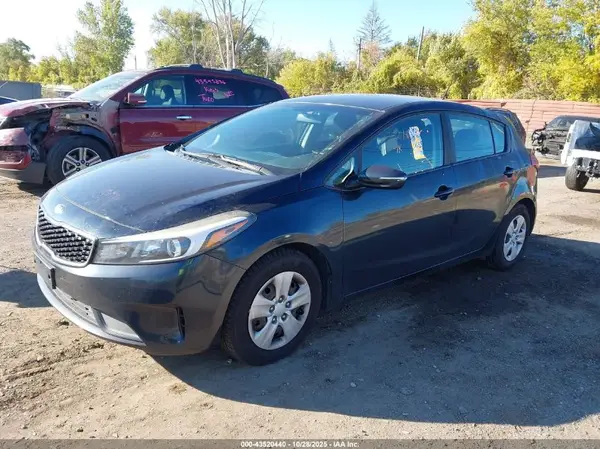 KNAFK5A83H5676959 2017 KIA FORTE - Image 2
