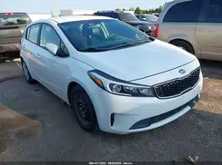 KNAFK5A83H5682194 2017 KIA FORTE