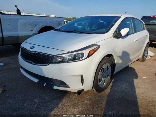 KNAFK5A83H5682194 2017 KIA FORTE - Image 2
