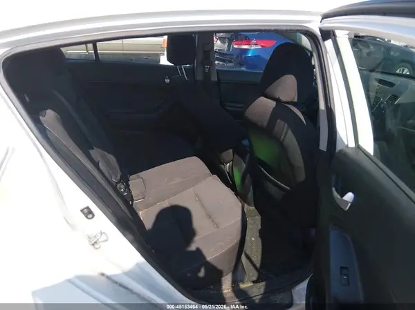 KNAFK5A83H5688481 2017 KIA FORTE - Image 8