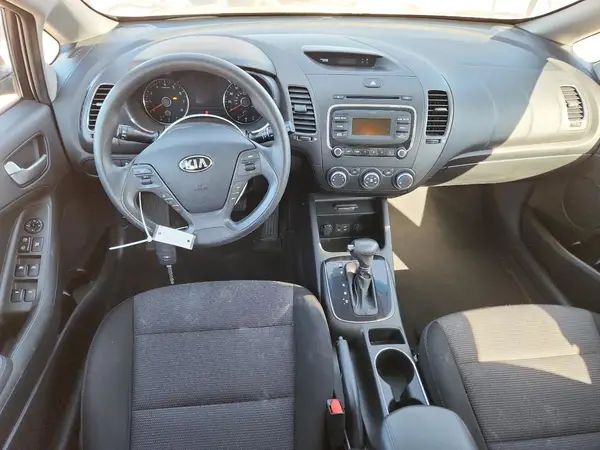 KNAFK5A83H5691395 2017 KIA FORTE - Image 8