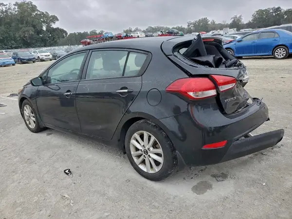 KNAFK5A83H5693423 2017 KIA FORTE - Image 2