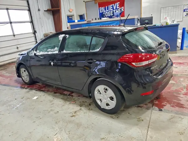 KNAFK5A83H5693499 2017 KIA FORTE - Image 2