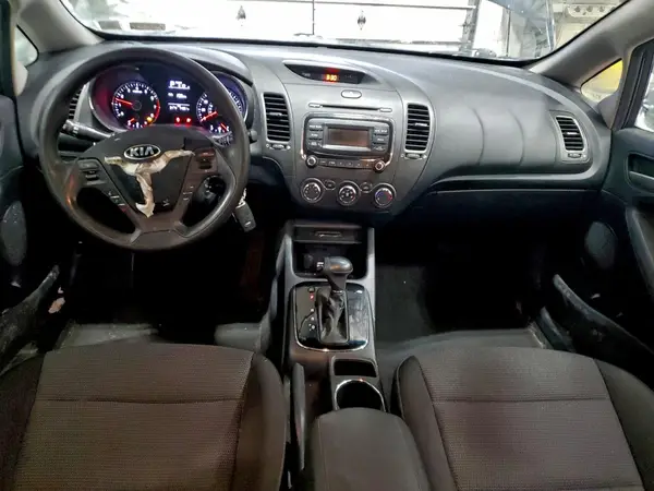 KNAFK5A83H5693499 2017 KIA FORTE - Image 8