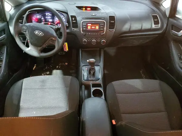 KNAFK5A83H5693969 2017 KIA FORTE - Image 4