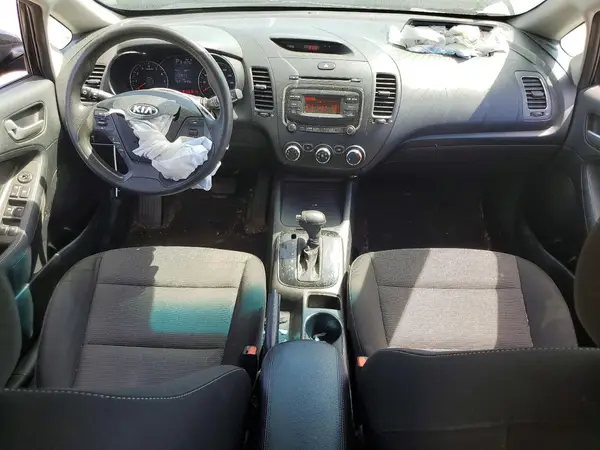 KNAFK5A83H5696855 2017 KIA FORTE - Image 8