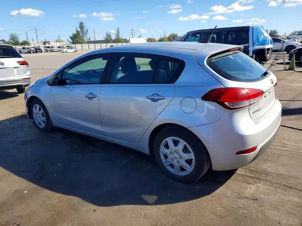 KNAFK5A83H5699688 2017 KIA FORTE - Image 2