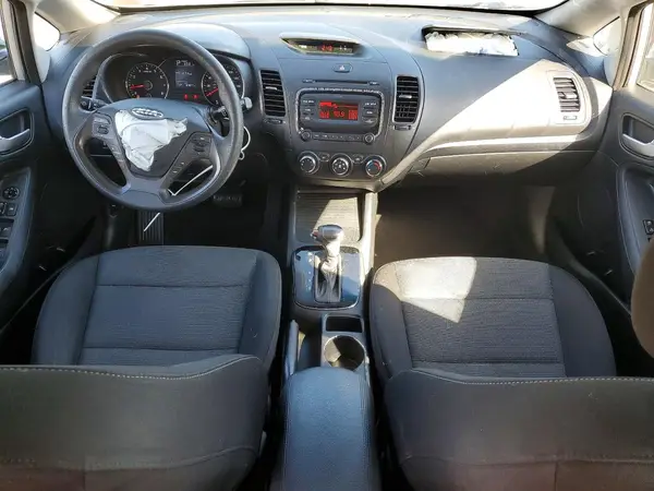 KNAFK5A83H5699688 2017 KIA FORTE - Image 8