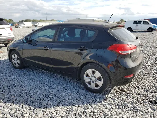 KNAFK5A83H5704632 2017 KIA FORTE - Image 2
