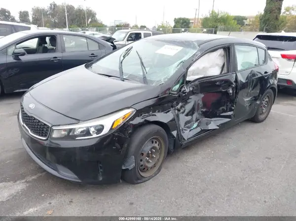 KNAFK5A83H5705926 2017 KIA FORTE - Image 2