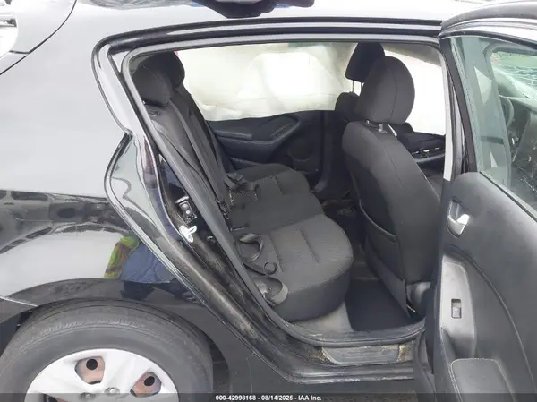 KNAFK5A83H5705926 2017 KIA FORTE - Image 8