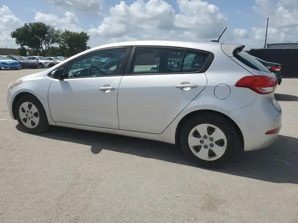 KNAFK5A83H5711628 2017 KIA FORTE - Image 2