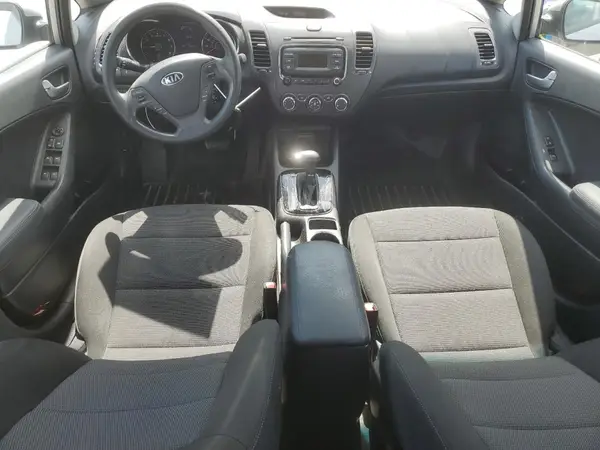 KNAFK5A83H5711628 2017 KIA FORTE - Image 8