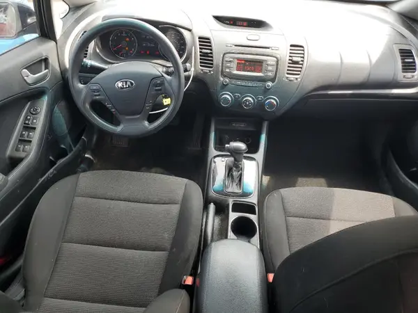 KNAFK5A83H5721625 2017 KIA FORTE - Image 8