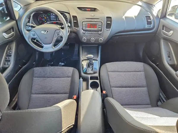 KNAFK5A83H5730535 2017 KIA FORTE - Image 8