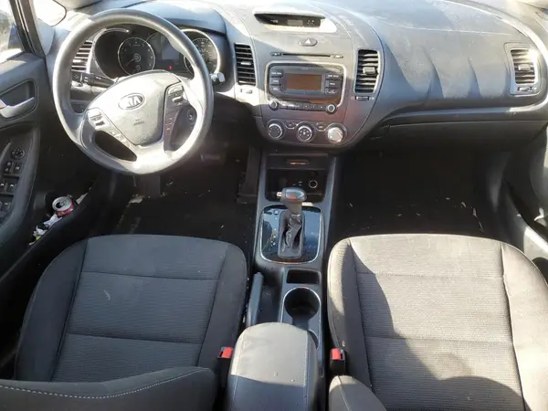 KNAFK5A83J5773777 2018 KIA FORTE - Image 8