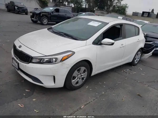 KNAFK5A83J5773794 2018 KIA FORTE - Image 2