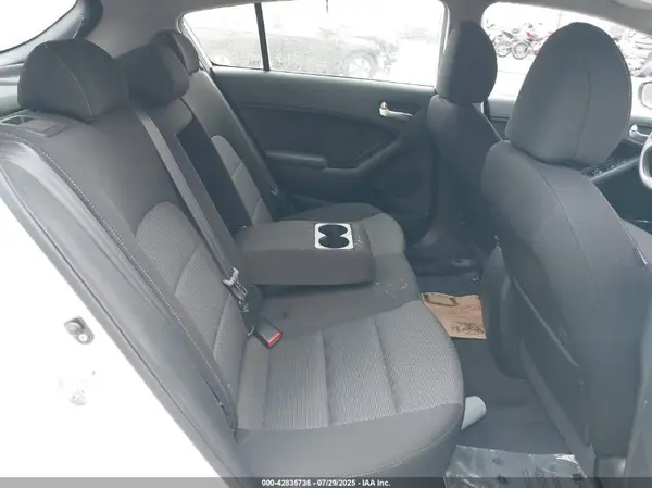 KNAFK5A83J5773794 2018 KIA FORTE - Image 8