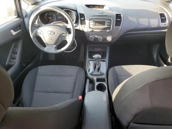 KNAFK5A83J5773939 2018 KIA FORTE - Image 8