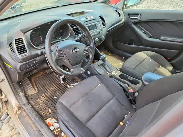 KNAFK5A84G5525093 2016 KIA FORTE - Image 8