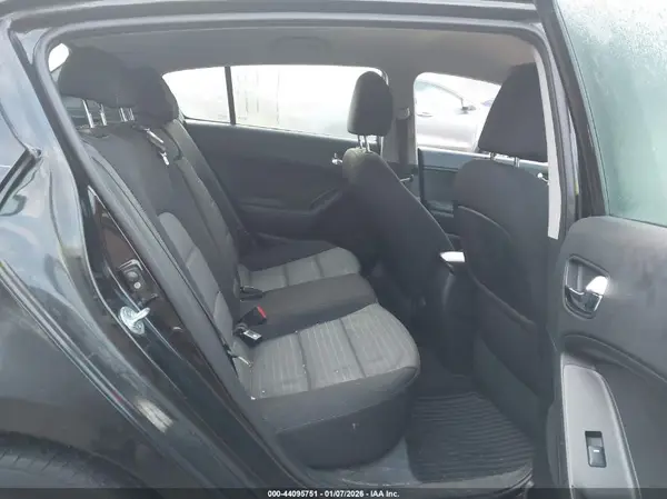 KNAFK5A84G5576707 2016 KIA FORTE - Image 8