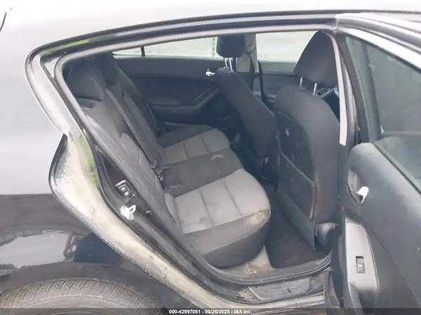 KNAFK5A84G5582586 2016 KIA FORTE - Image 8