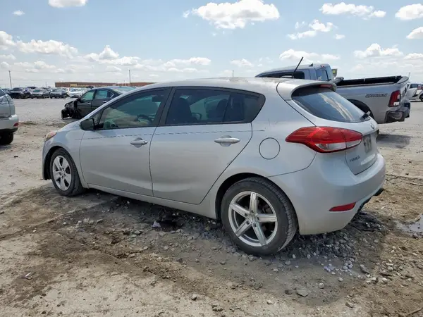 KNAFK5A84G5586928 2016 KIA FORTE - Image 2