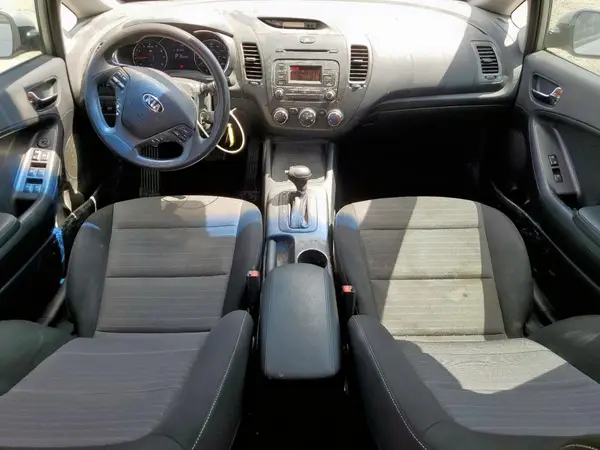 KNAFK5A84G5586928 2016 KIA FORTE - Image 8