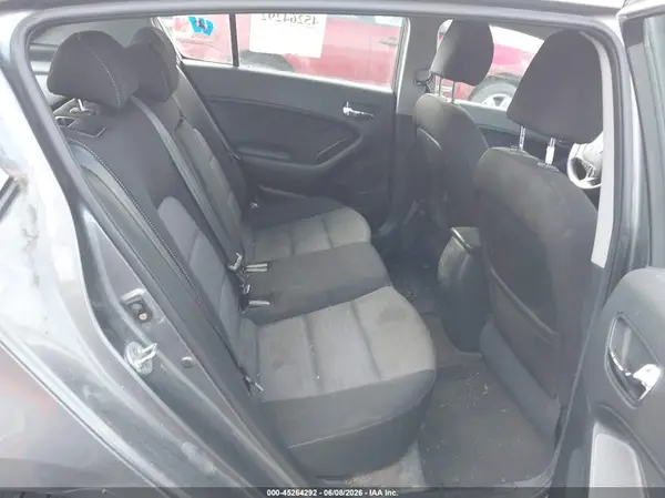 KNAFK5A84G5594060 2016 KIA FORTE - Image 8