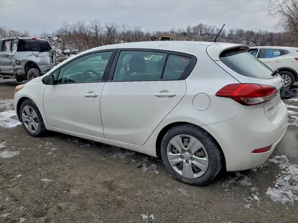 KNAFK5A84G5605641 2016 KIA FORTE - Image 2