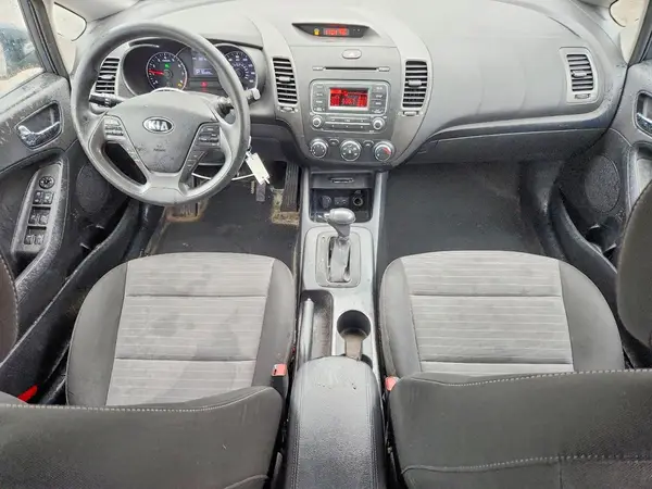 KNAFK5A84G5622357 2016 KIA FORTE - Image 8