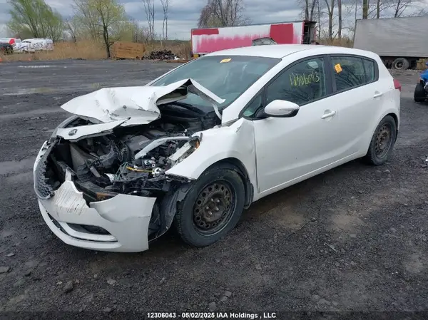 KNAFK5A84G5623878 2016 KIA FORTE - Image 2