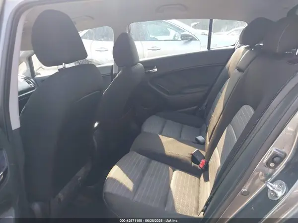 KNAFK5A84G5637473 2016 KIA FORTE - Image 8