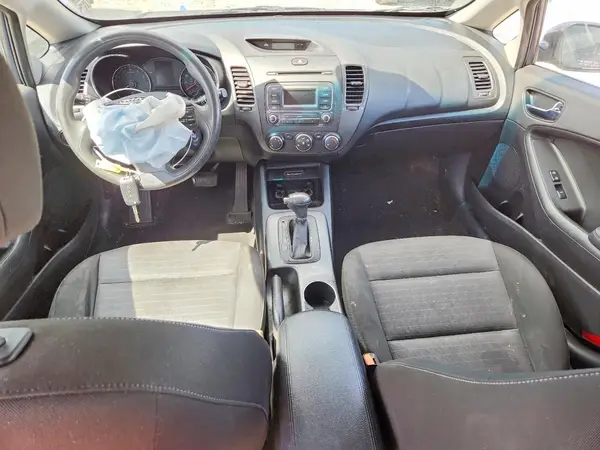 KNAFK5A84G5638896 2016 KIA FORTE - Image 8
