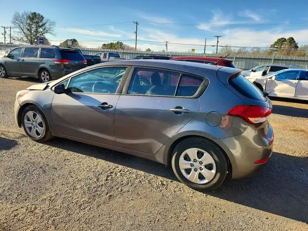 KNAFK5A84G5650644 2016 KIA FORTE - Image 2