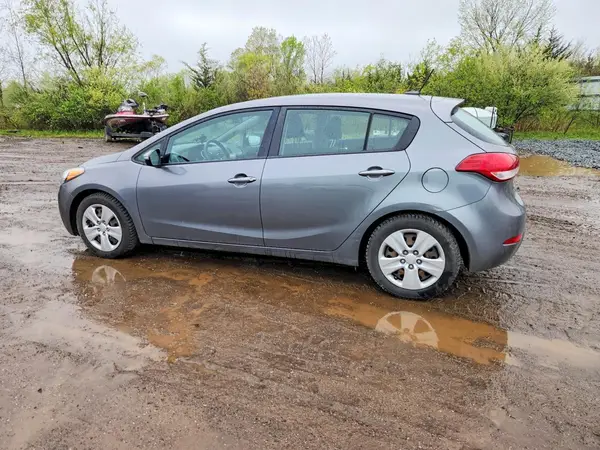 KNAFK5A84G5657724 2016 KIA FORTE - Image 2