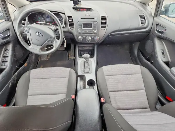 KNAFK5A84G5657724 2016 KIA FORTE - Image 8