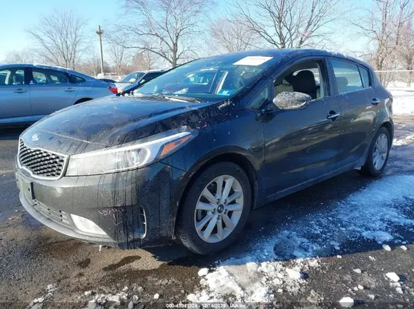 KNAFK5A84H5670586 2017 KIA FORTE - Image 2