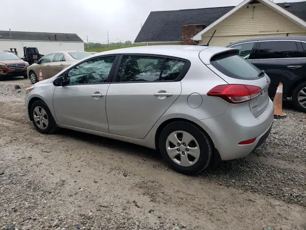 KNAFK5A84H5672998 2017 KIA FORTE - Image 2