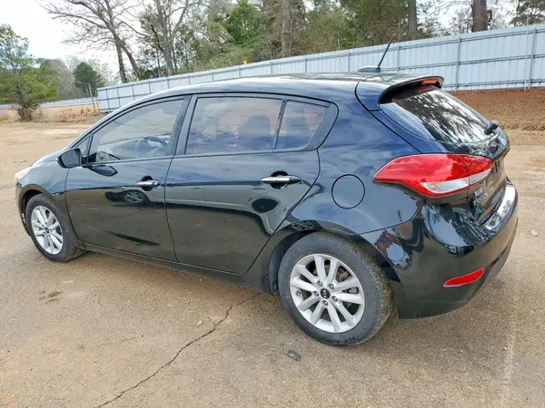 KNAFK5A84H5674203 2017 KIA FORTE - Image 2