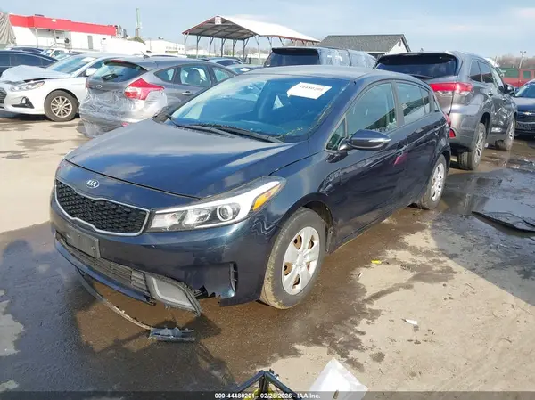 KNAFK5A84H5677845 2017 KIA FORTE - Image 2
