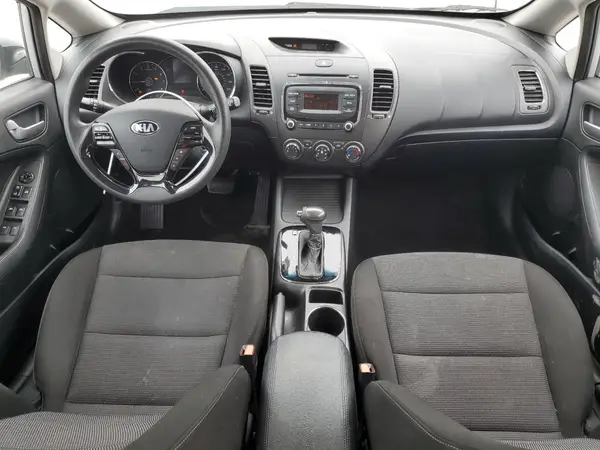 KNAFK5A84H5678445 2017 KIA FORTE - Image 8