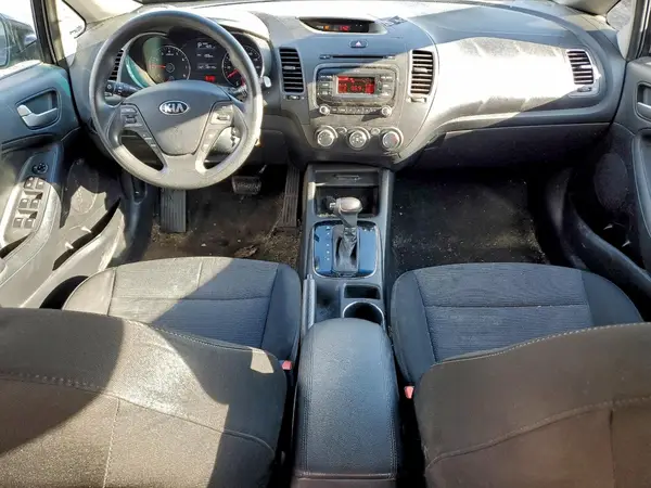 KNAFK5A84H5679367 2017 KIA FORTE - Image 8