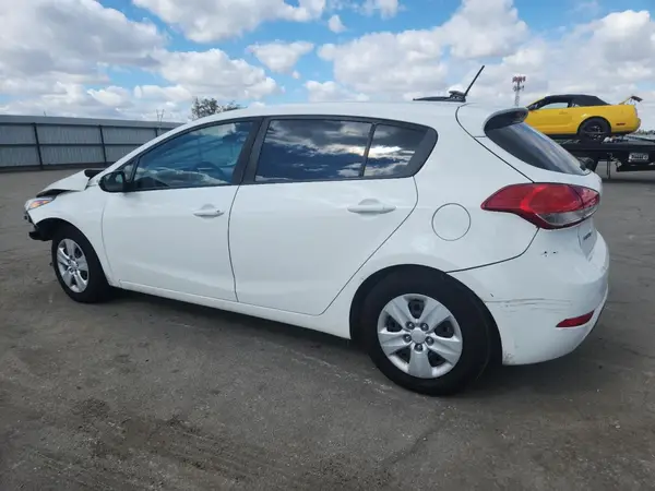 KNAFK5A84H5681569 2017 KIA FORTE - Image 2