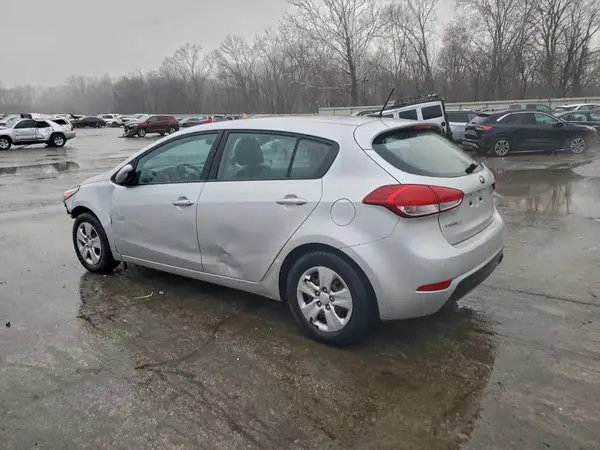 KNAFK5A84H5682639 2017 KIA FORTE - Image 2