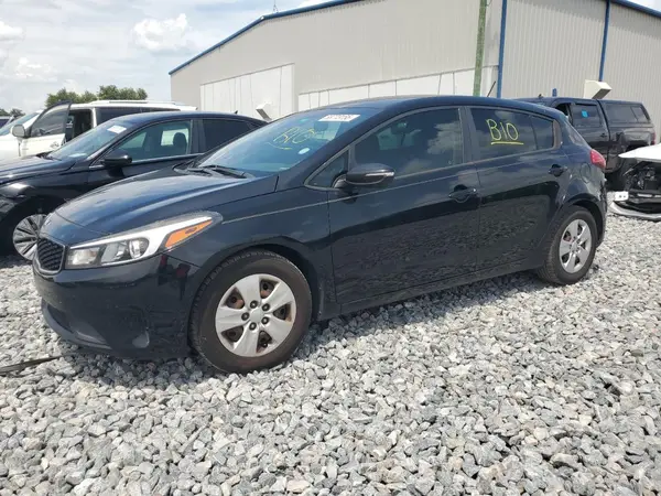 KNAFK5A84H5686030 2017 KIA FORTE - Image 1